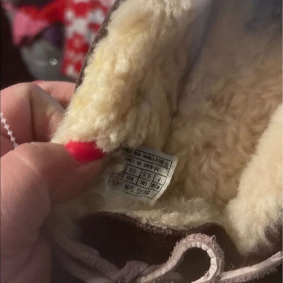 Ugg Australia shearling fur lined moccasin slippers Dakota pink brown guc sz 7 - Picture 4 of 8
